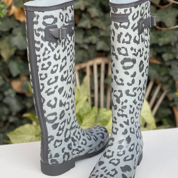 SOLD HUNTER BOOTS ⭐️ - Picture 2 of 8